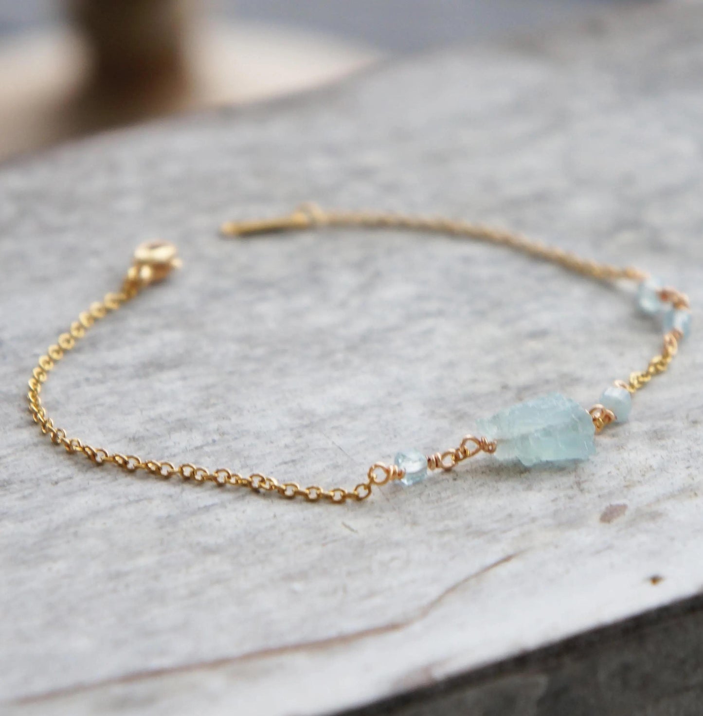 Raw Aquamarine Dainty Bracelet, Delicate Crystal Jewelry, Natural Healing Stone, Minimalist Style, Gift for Her, Aquamarine Crystal