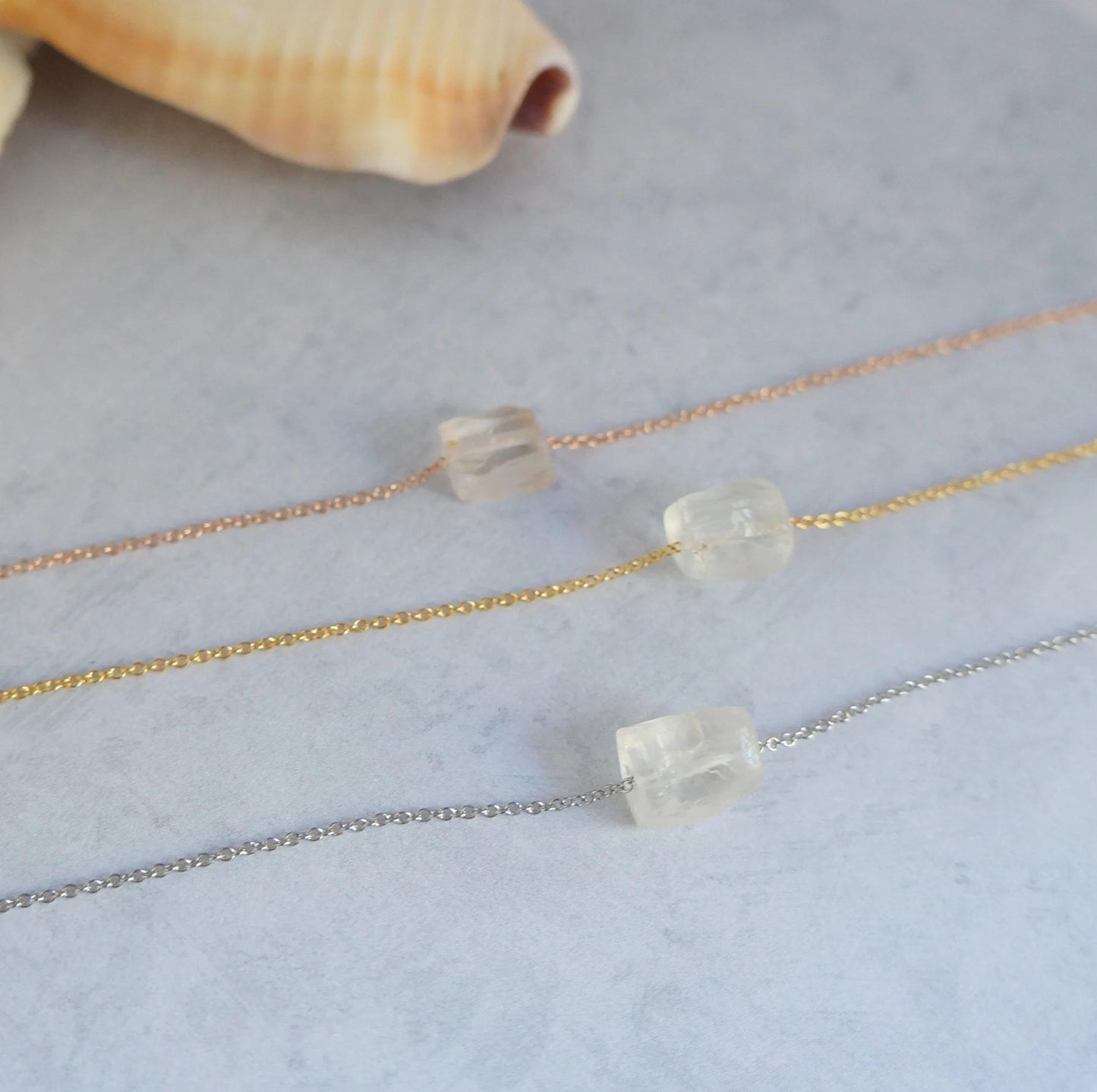 Raw Crystal Necklace Kunzite Necklace Mother Rough Kunzite Natural Stone Pendant Necklace Spiritual Crystal Necklace