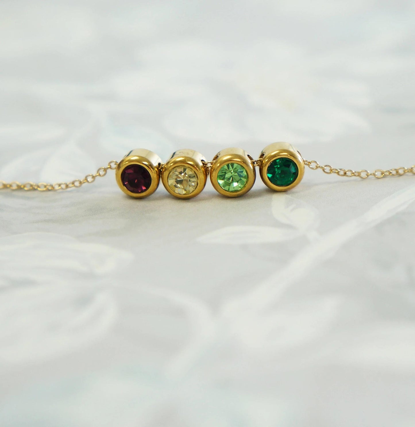 Round Charm Gold Crystal Birthstone Necklace, Dainty Gift for Mother, Birthday Jewelry, Dainty Mom Birthday Gift, Delicate Jewelry, Simple