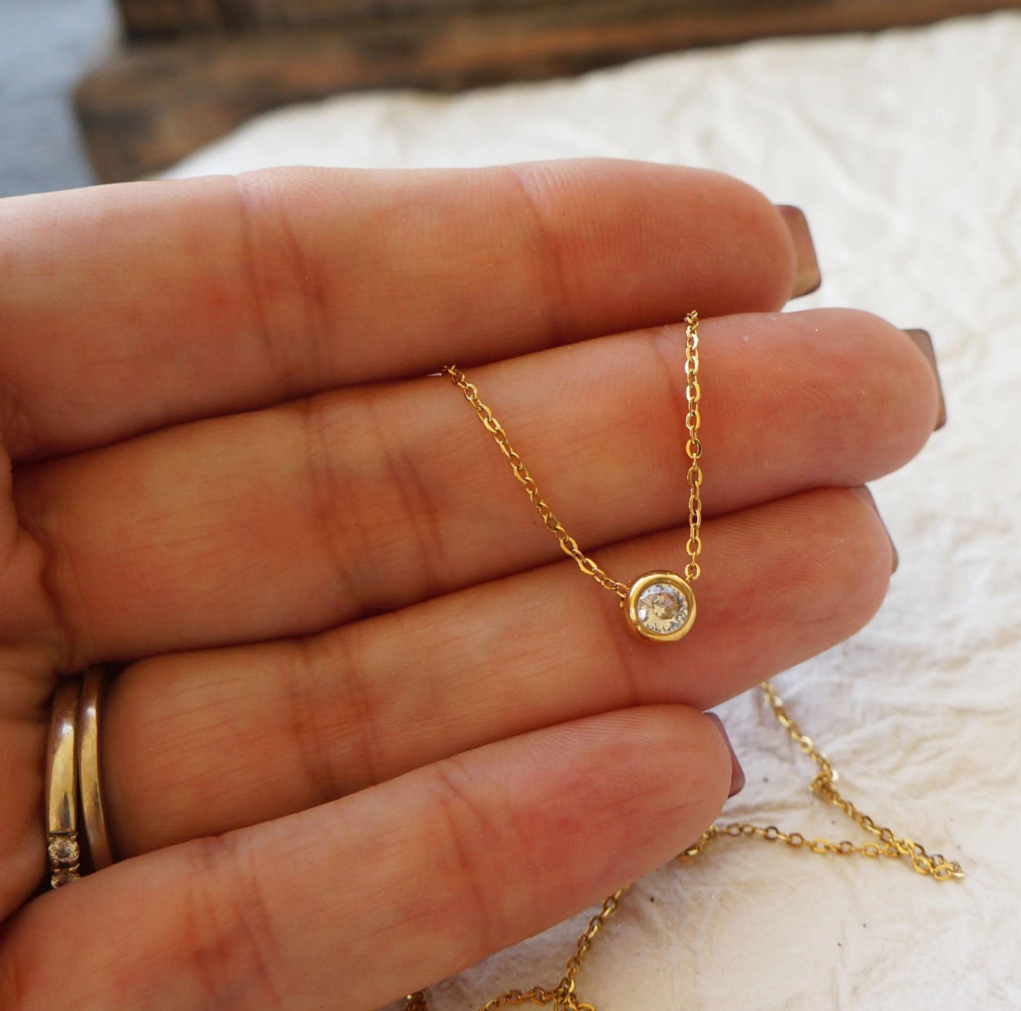 Round Charm Gold Crystal Birthstone Necklace, Dainty Gift for Mother, Birthday Jewelry, Dainty Mom Birthday Gift, Delicate Jewelry, Simple