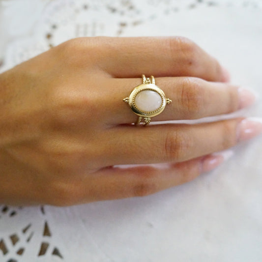 Vintage Style Rose Quartz Gold Ring Oval Stone Ring Victorian Gold Ring Gift for Best Friend Sister Mother Ring Rose Stone Ring for Her