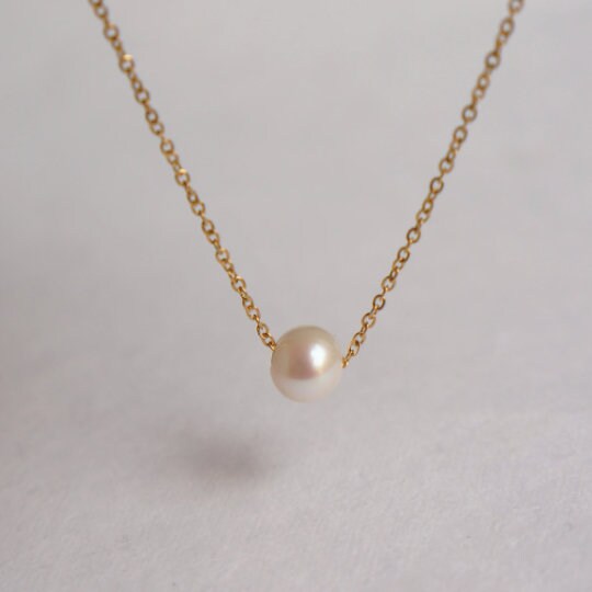 Dainty Pearl Necklace