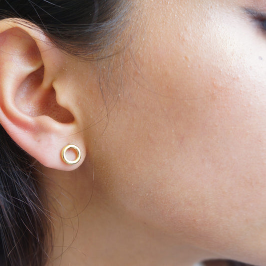 Tiny Gold Circle Studs Earrings Minimalist Style Open Circle Earrings Gold Delicate Everyday Earrings for Her Gift for Women