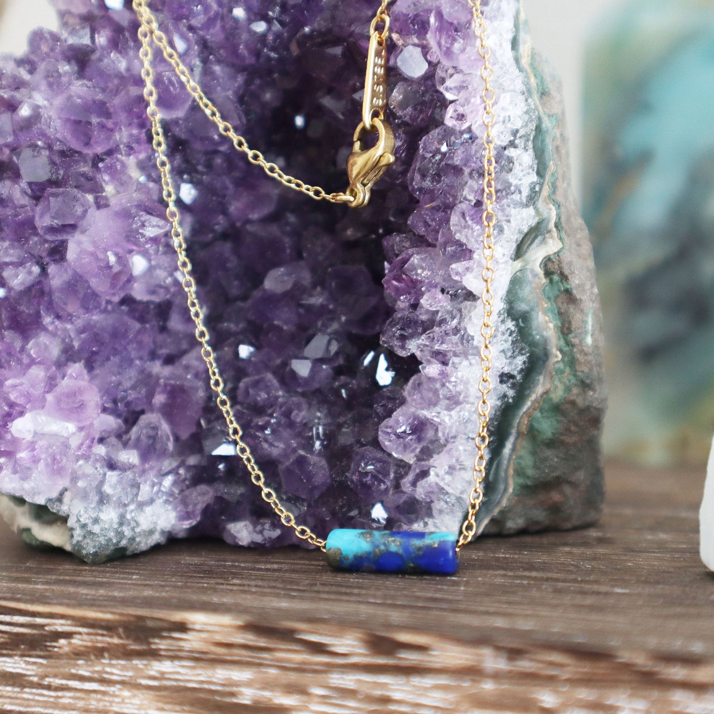 Raw Crystal Necklace Natural Rough Gemstone Gold Necklace Powerful Energy Crystal Aquamarine Amber Stone Pendant Crystal Gems Necklace