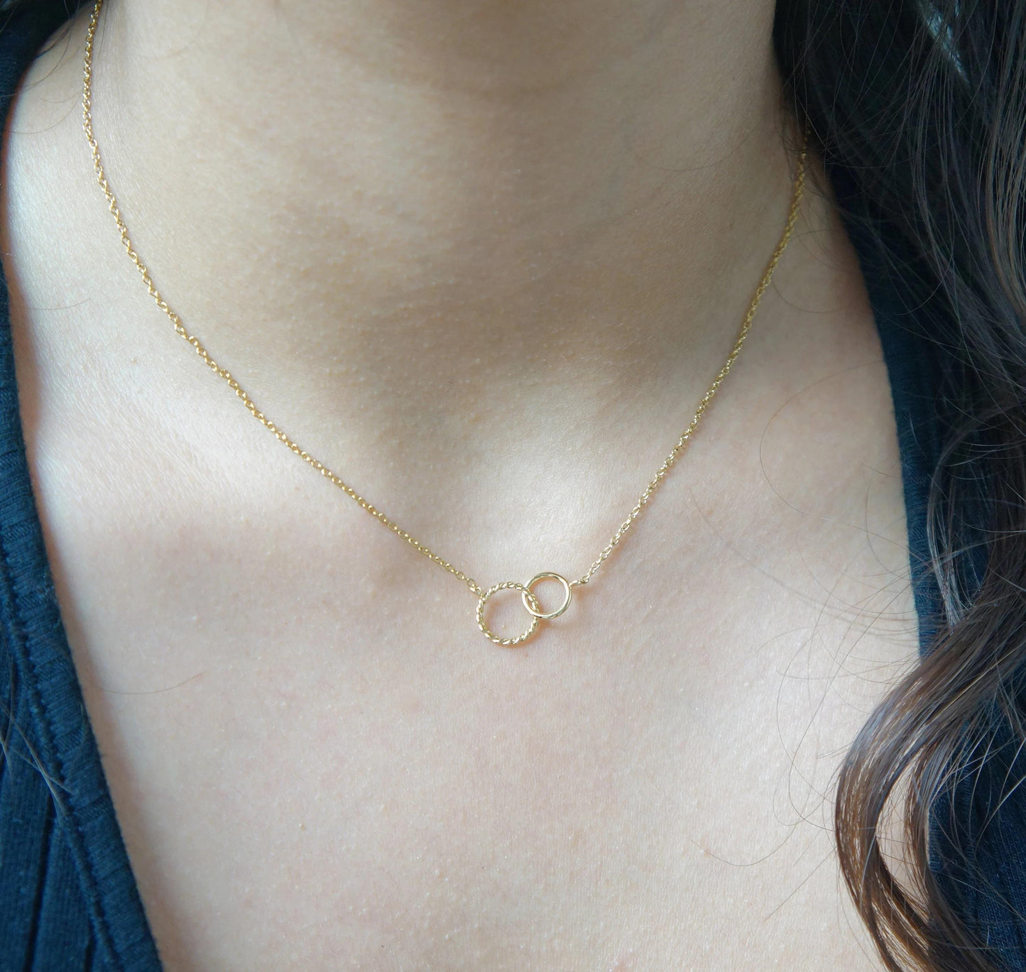 Mini Interlocking Circles Necklace Mother Daughter