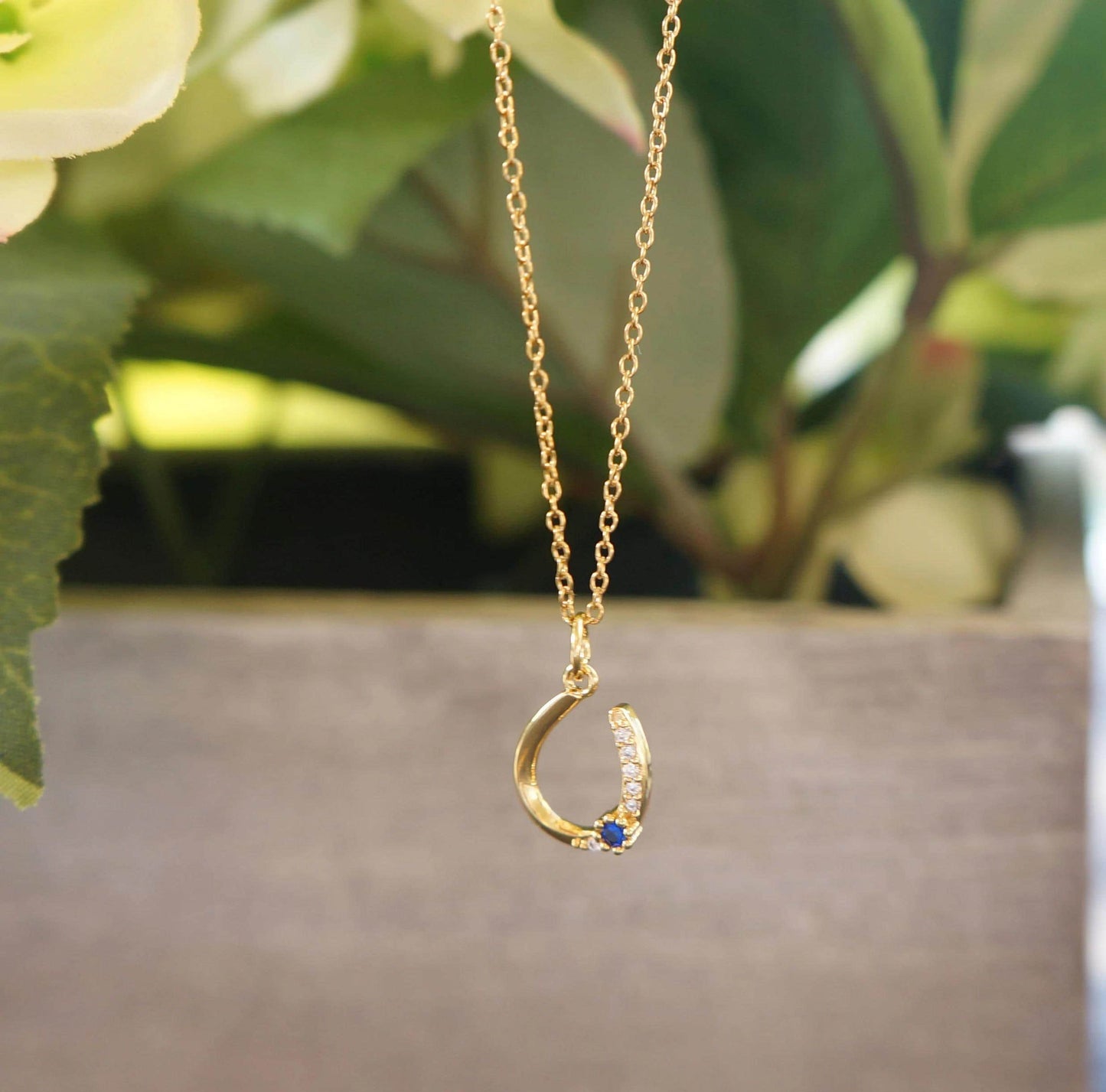 Dainty Gold Horseshoe Necklace