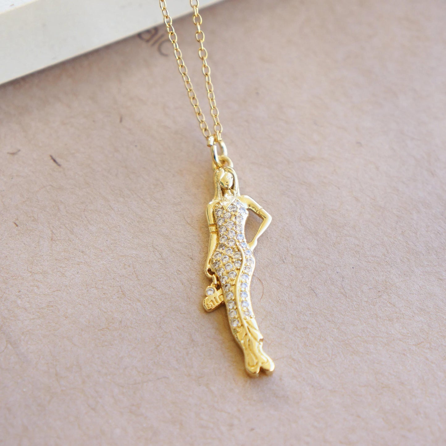 Delicate Woman Body Shape Necklace