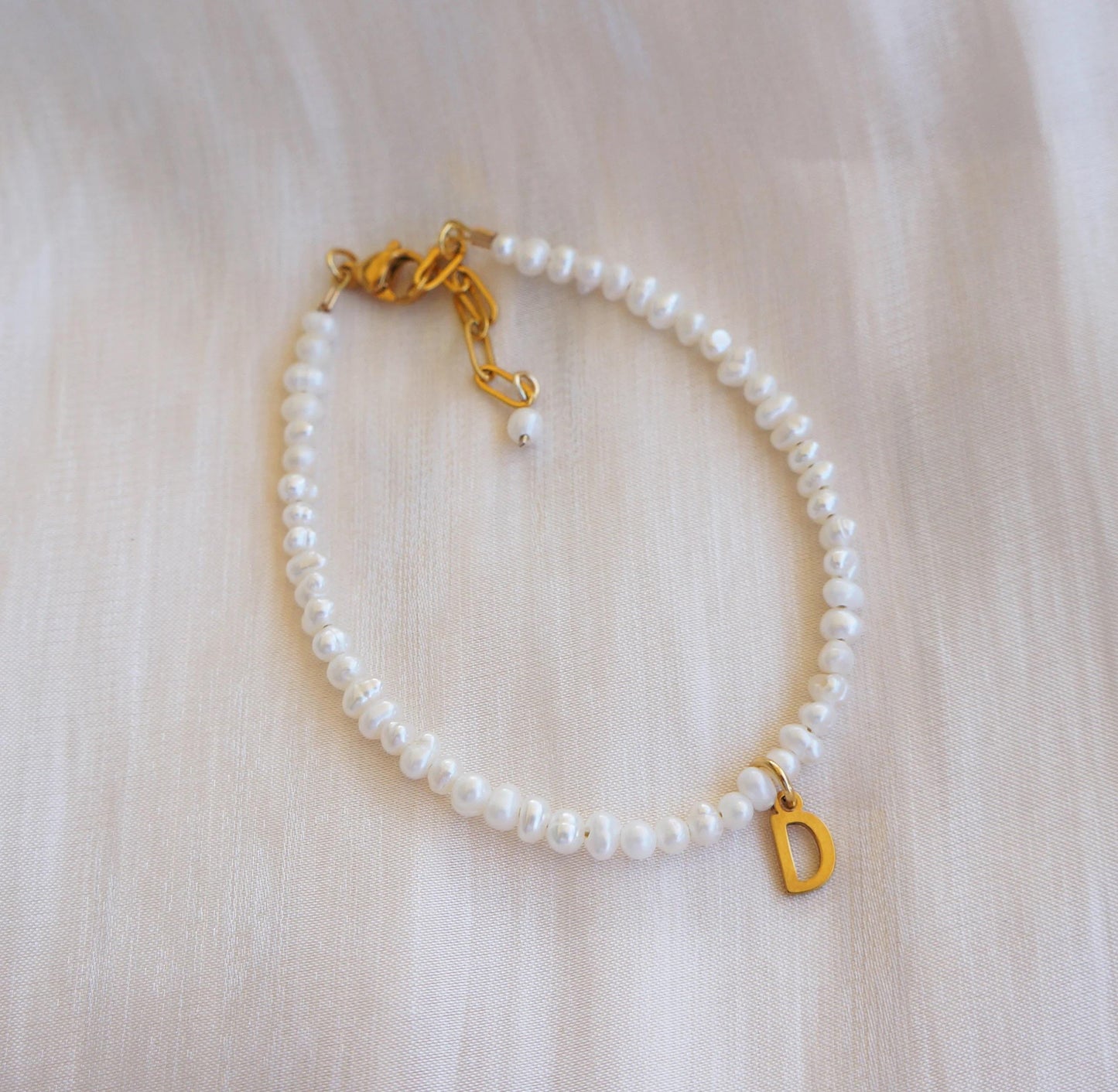 Personalized Pearl Bracelet with Letter Charm