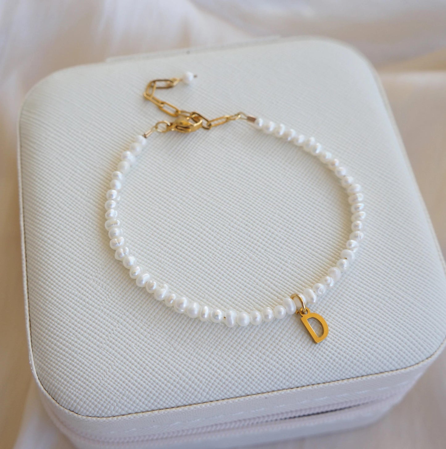 Personalized Pearl Bracelet with Letter Charm