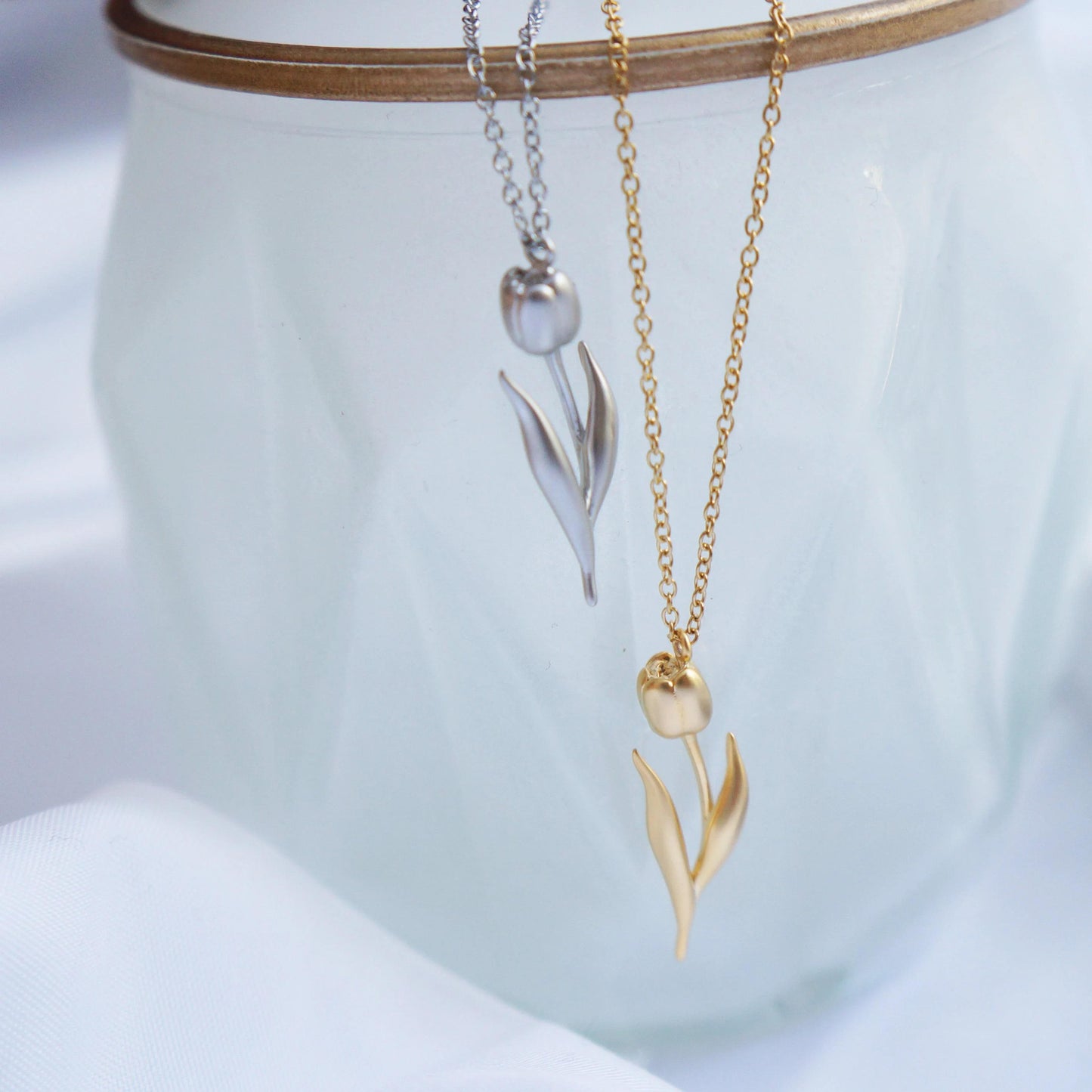 Tulip Flower Necklace Gold Silver, Flower Charm Gift For Mom, Floral Pendant, Dainty Jewelry, Mother's Day Gift, Simple Jewelry