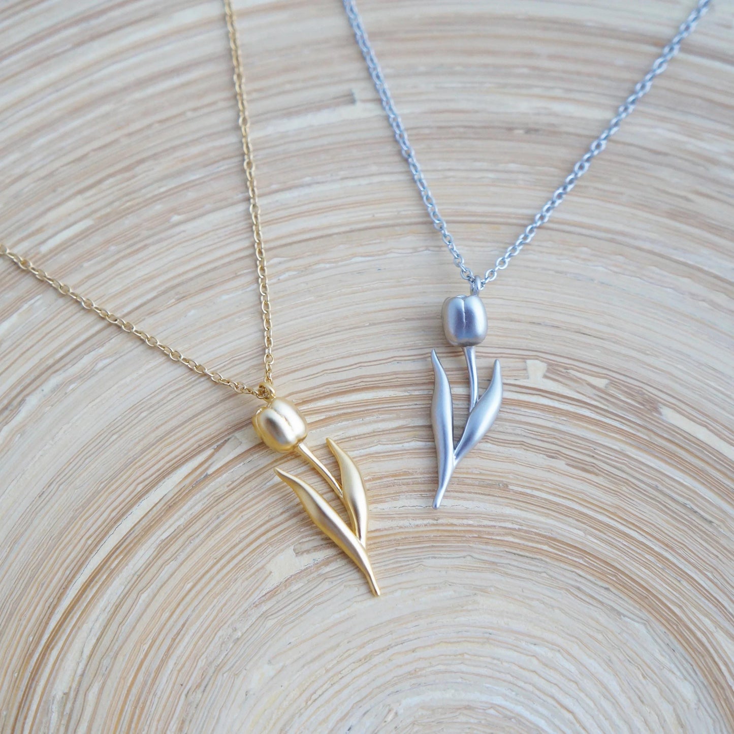 Tulip Flower Necklace Gold Silver, Flower Charm Gift For Mom, Floral Pendant, Dainty Jewelry, Mother's Day Gift, Simple Jewelry