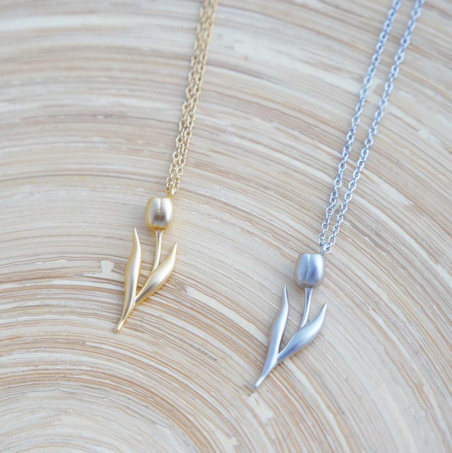 Tulip Flower Necklace Gold Silver, Flower Charm Gift For Mom, Floral Pendant, Dainty Jewelry, Mother's Day Gift, Simple Jewelry