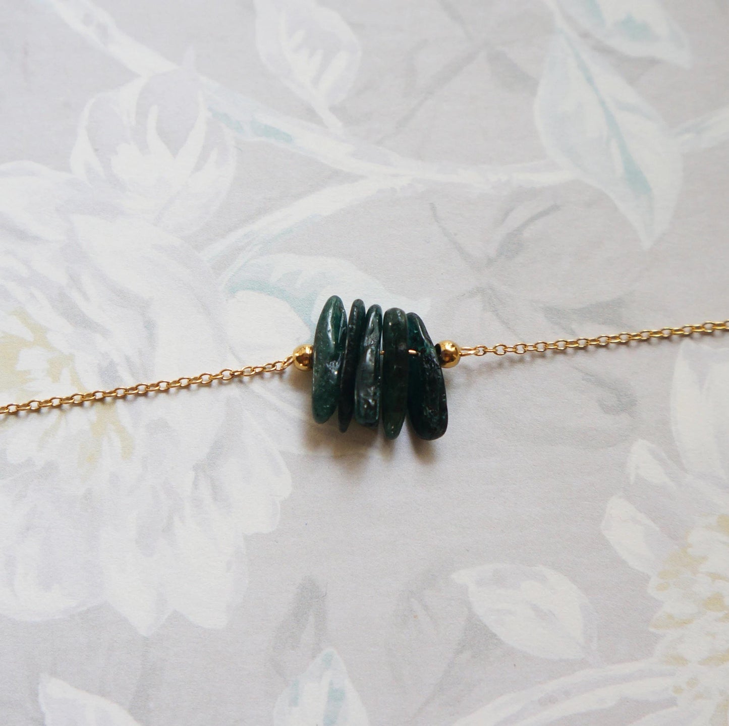 Raw Crystal Necklace Natural Green Kyanite Necklace Rough Stone Layering Necklace  Green Kyanite Stone Pendant Spiritual Energy Necklace