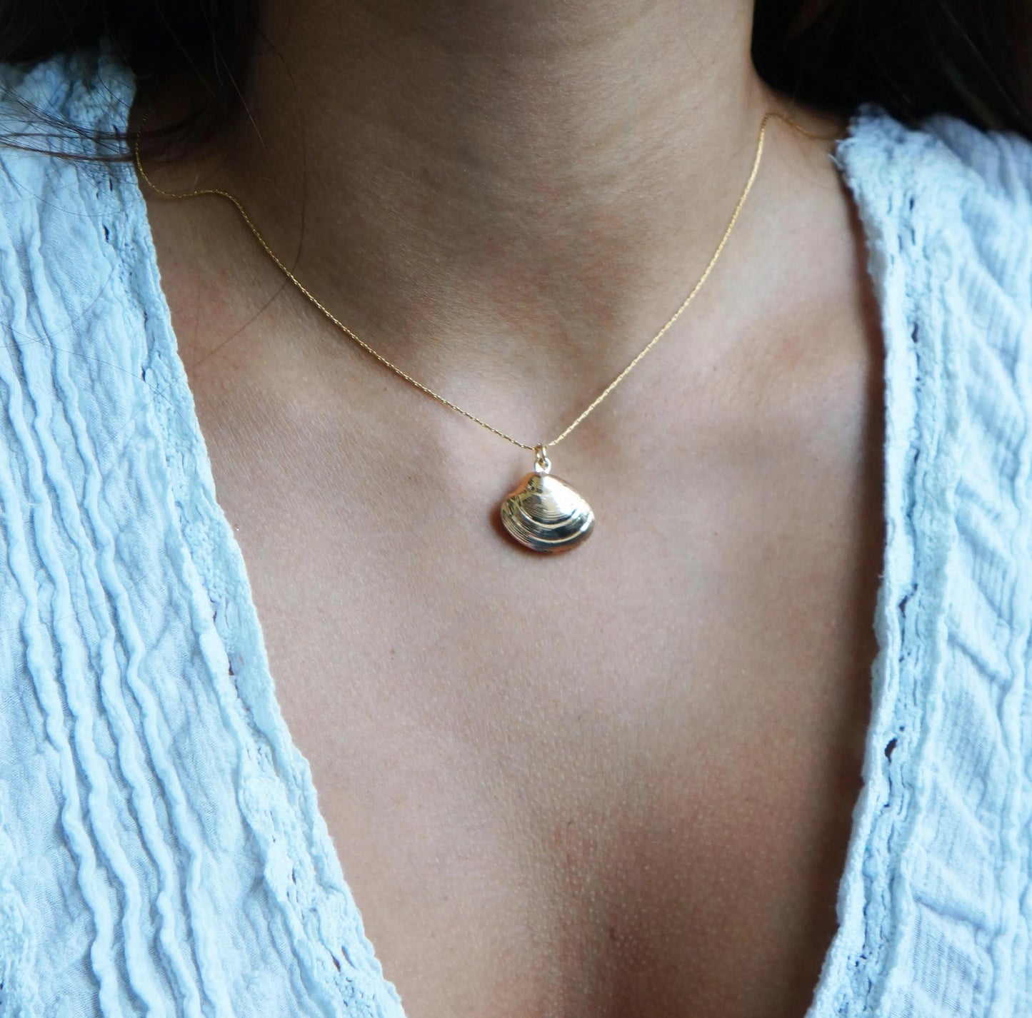 Gold Shell Necklace Dainty Delicate Chain, Simple Beach Jewelry, Summer Pendant, Adorable Seashell Charm, Gift, Jewelry for Woman