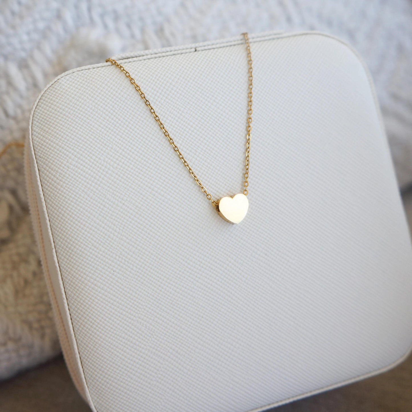 Delicate Gold Heart Necklace Simple Everyday Dainty Gold Necklace Women Necklace Gift Simple Gold Heart Jewelry Girls Necklace