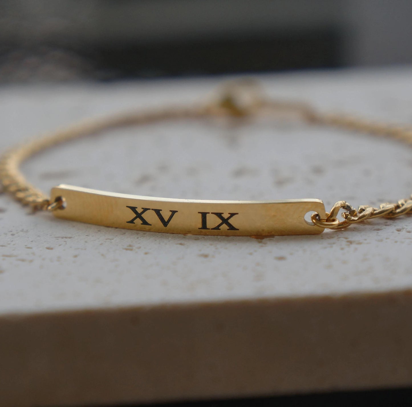 Gold Mini Bar Engraved Bracelet on Curb Chain, Custom Name Bracelet, Personalized Gift, Minimalist Jewelry, Gift for Her, Layering Bracelet