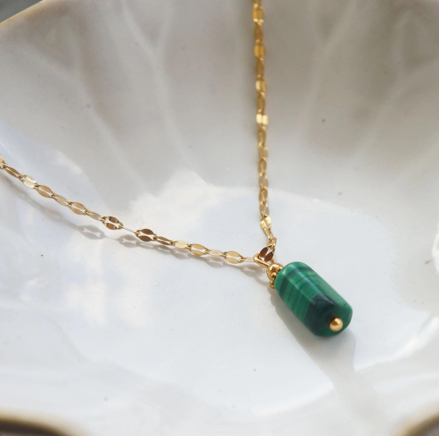 Malachite Stone Necklace, Spiritual Balance Healing Gift, Green Crystal Jewelry, Balance Pendant, Boho Necklace, Green Crystal