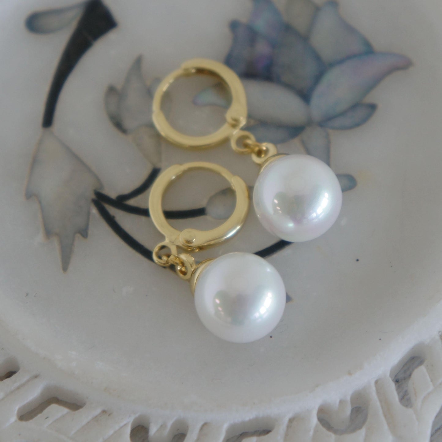 Gold Dangling Pearl Small Hoops,  Small Pearl Gold Earrings, Delicate Pearl Earrings, Dainty Hoop Earrings, Classic Pearls Gift for Her