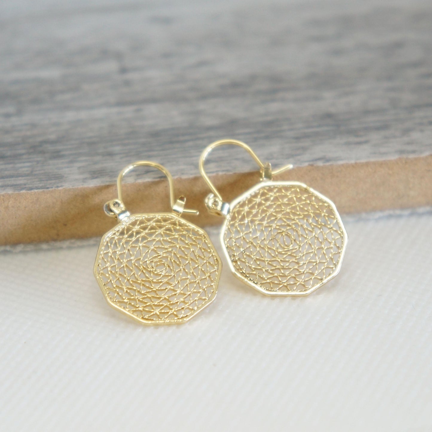 Boho Minimalist Gold Hoop Earrings, Simple Chic Ear Hoops, Round Earrings, Sleek Design Jewelry, Gold Earrings for Woman, Gift for Her