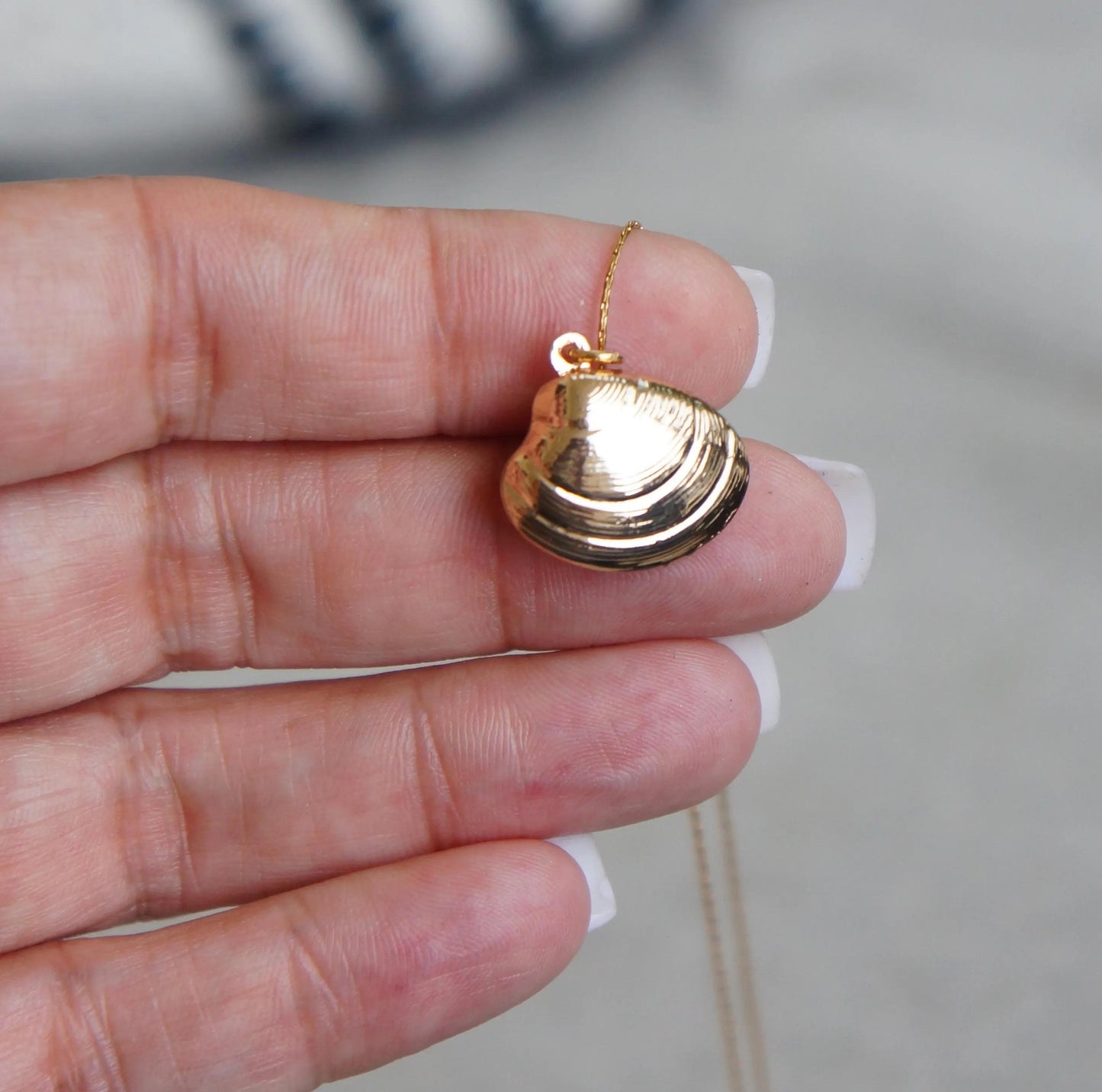 Gold Shell Necklace Dainty Delicate Chain, Simple Beach Jewelry, Summer Pendant, Adorable Seashell Charm, Gift, Jewelry for Woman