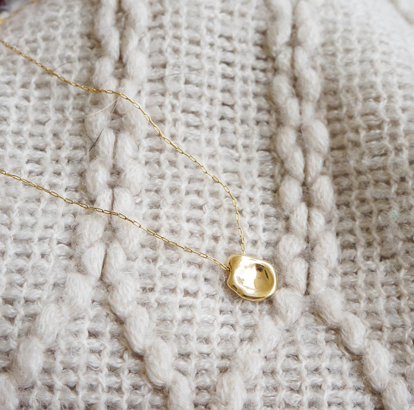 Delicate Gold Coin Charm Necklace Simple Classic Aesthetic Necklace Gold Everyday Necklace For Woman Gold Charm Girlfriend Gift Idea