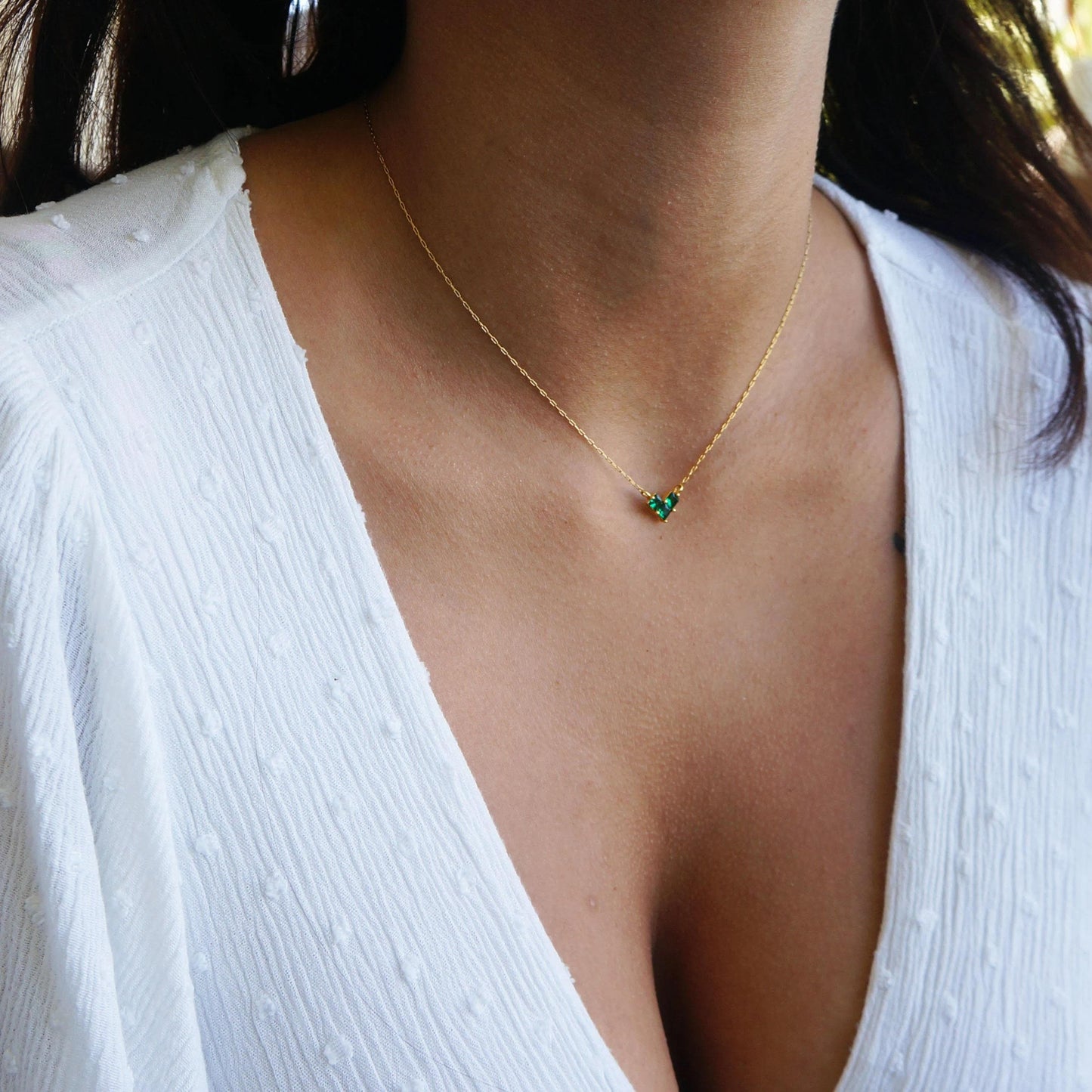 Minimalist Tiny Green Crystal Necklace Aesthetic Necklace Zircon Crystal Dainty Necklace Emerald Green Tiny Necklace for Her