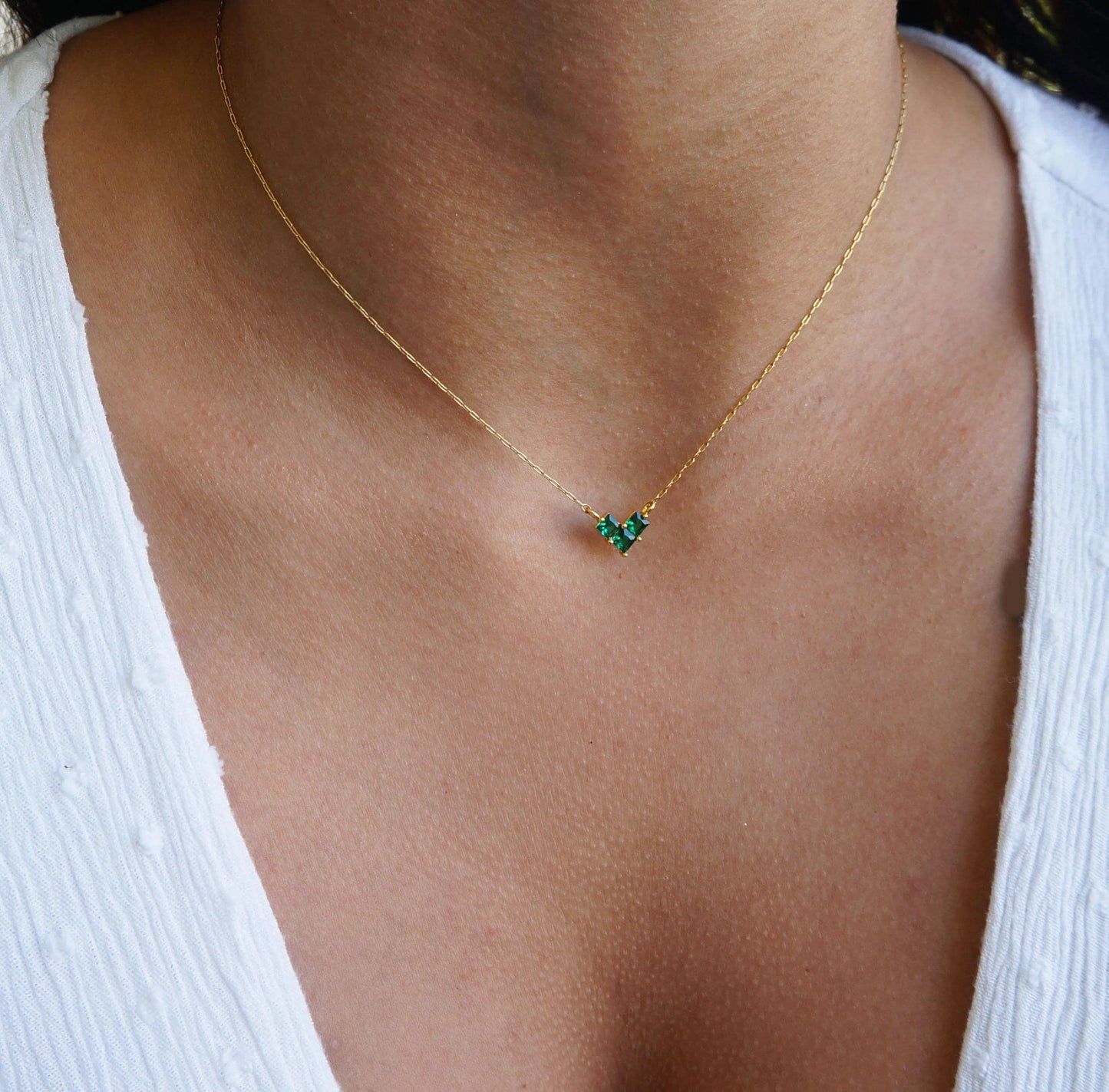 Minimalist Tiny Green Crystal Necklace Aesthetic Necklace Zircon Crystal Dainty Necklace Emerald Green Tiny Necklace for Her