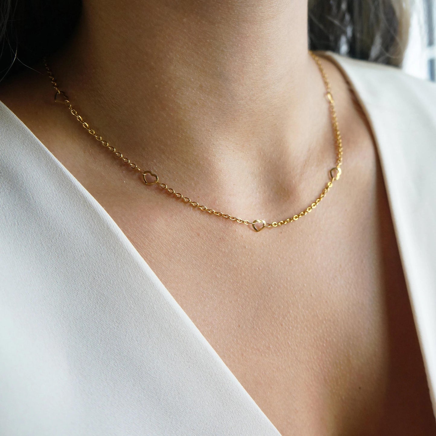 Gold Heart Chain Choker Necklace Minimalist Sparkling Heart Chain Layering Chain Necklace Mini Hearts Necklace for Women Gift