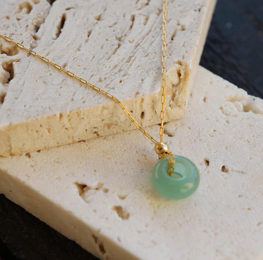 Jade Donut Pendant Necklace, Thread Gold Chain, Boho Jewelry Gift, Circular Pendant, Green Stone Necklace, Natural Stone, Gift for Her