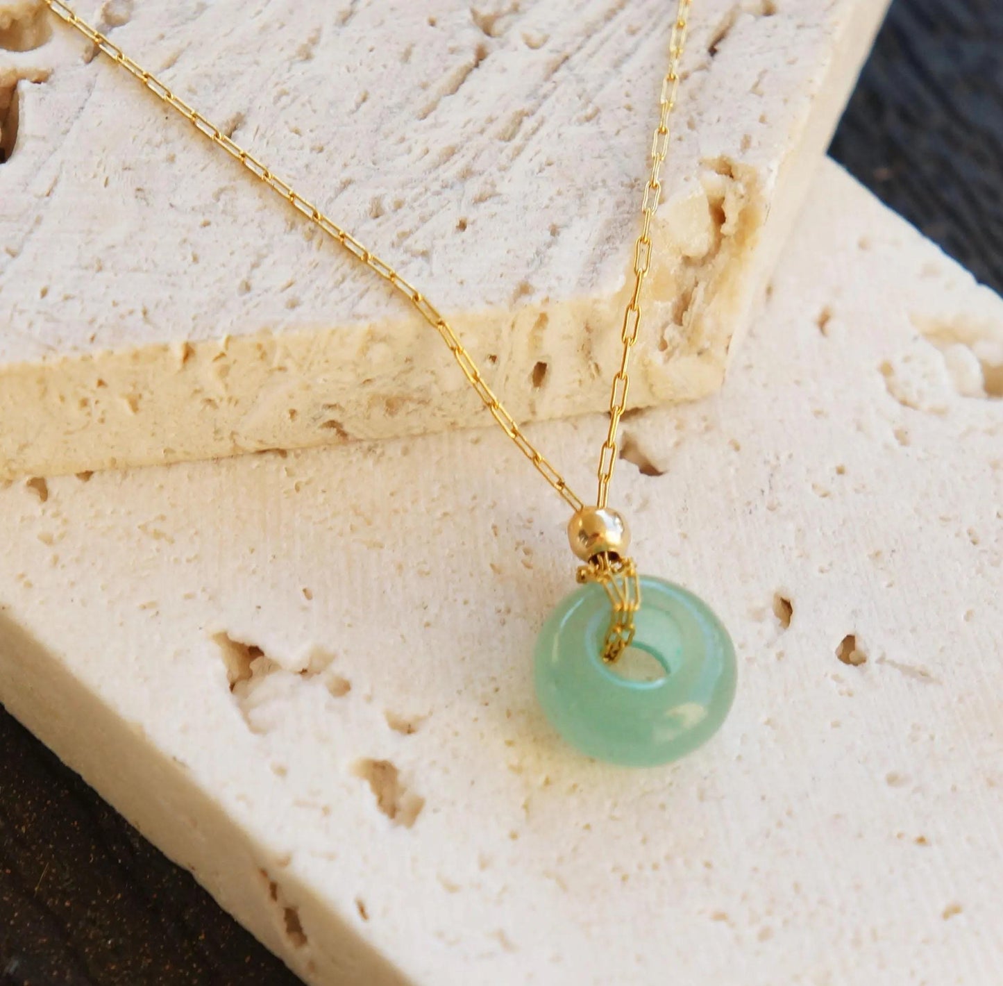 Jade Donut Pendant Necklace, Thread Gold Chain, Boho Jewelry Gift, Circular Pendant, Green Stone Necklace, Natural Stone, Gift for Her