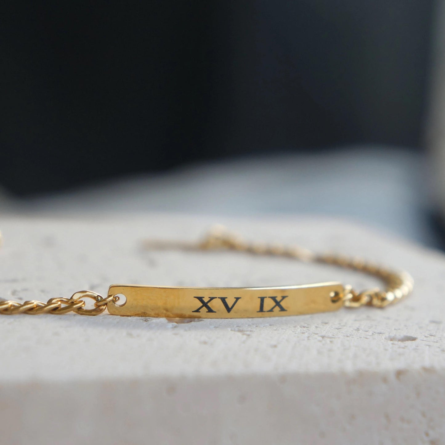 Gold Mini Bar Engraved Bracelet on Curb Chain, Custom Name Bracelet, Personalized Gift, Minimalist Jewelry, Gift for Her, Layering Bracelet