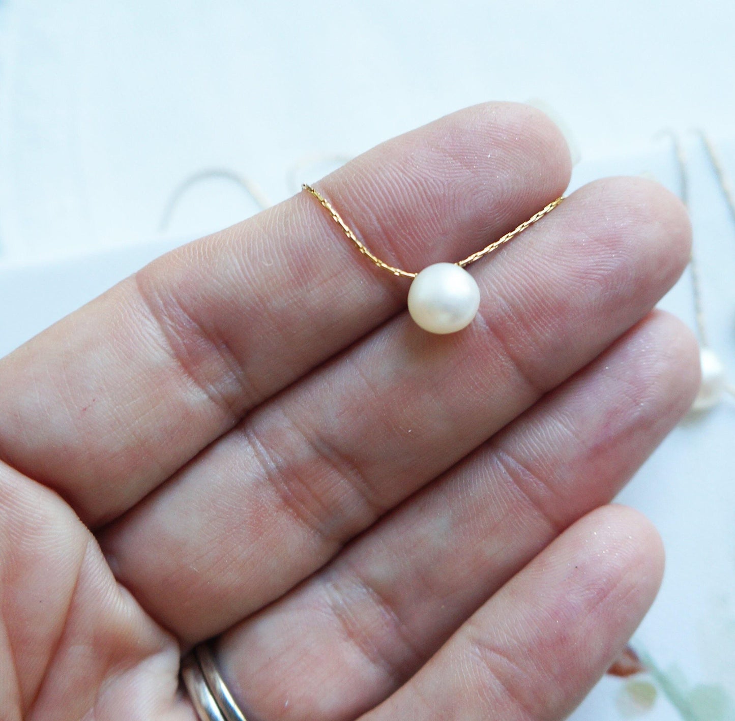 White Single Pearl Choker Necklace Dainty Snake Chain Solitaire Pearl Necklace Bridesmaid Necklace June Birthstone Gift for Women Girlfriend